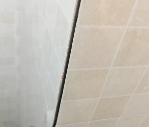 路北瓷砖空鼓维修公司分享阳台瓷砖脱落的修复过程可以分为以下几个步骤